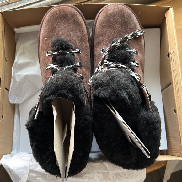 Women's Classic Mini Alpine Lace-Up Booties - Picture 8 of 12